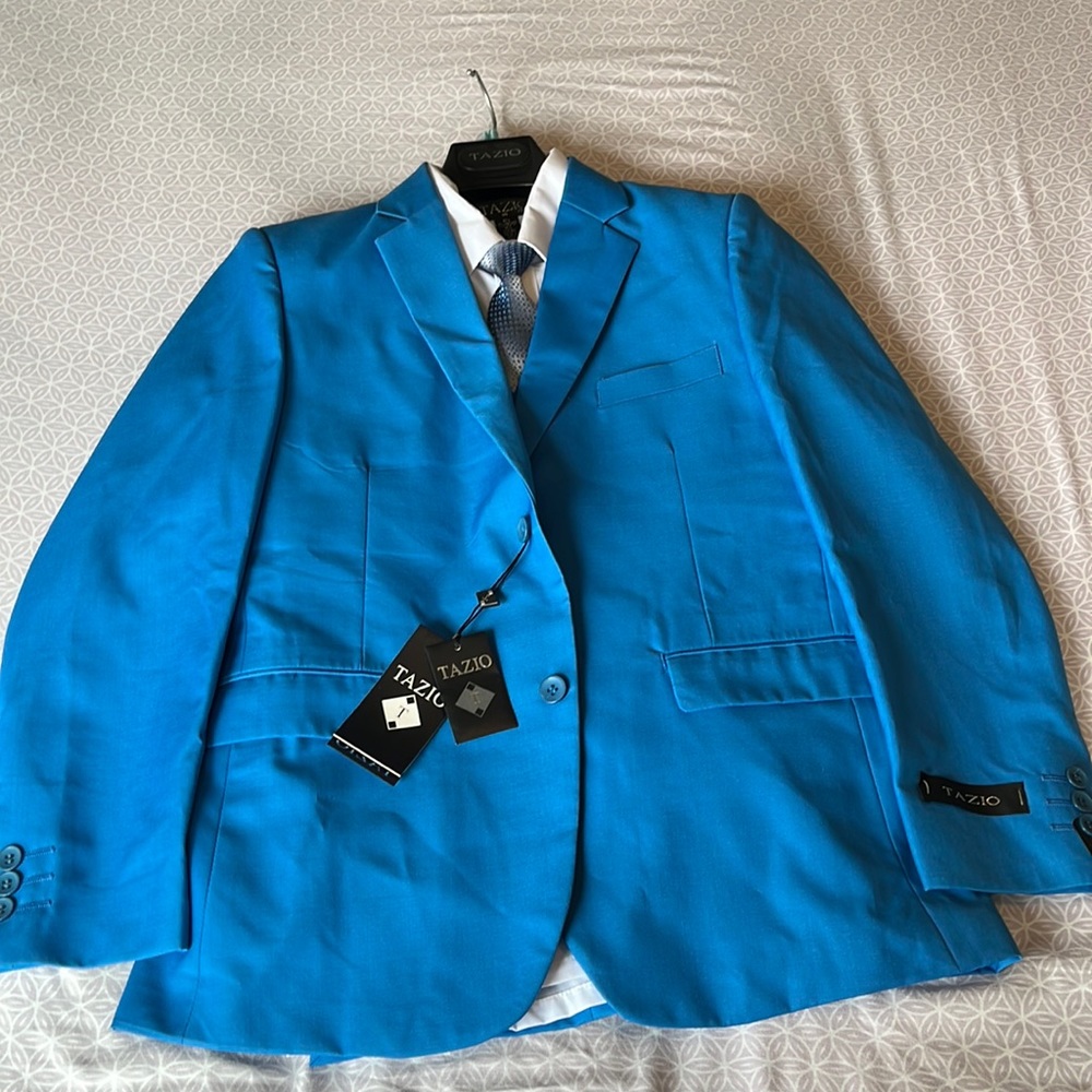 Tazio Boy’s 3 piece Light Blue Suit - Size 14R